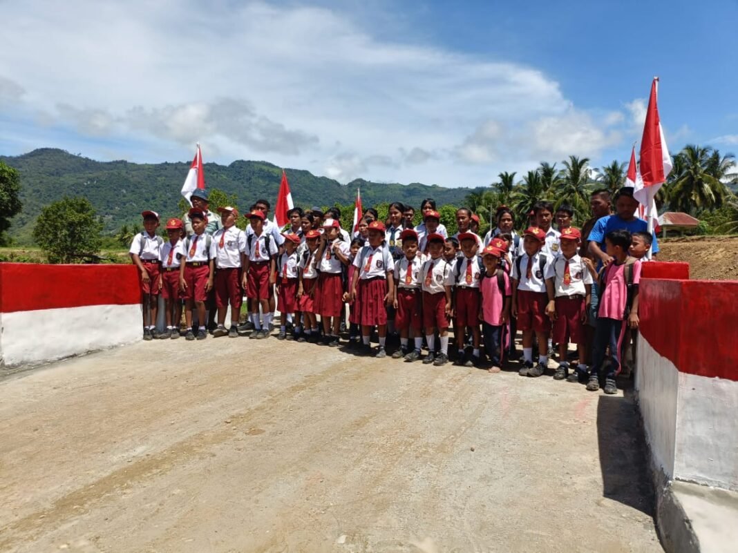 Jembatan Armco Penghubung Desa di Lau Baleng Karo Rampung Dibangun Kodim 0205/TK Jembatan Armco Penghubung Desa di Lau Baleng Karo Rampung Dibangun Kodim 0205/TK