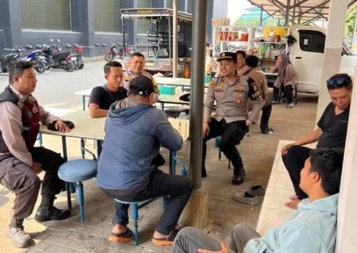 Jaga Jakarta On The Spot, Polsek Kawasan Muara Baru Perkuat Sinergi Kamtibmas Bersama Buruh Pelabuhan Jaga Jakarta On The Spot, Polsek Kawasan Muara Baru Perkuat Sinergi Kamtibmas Bersama Buruh Pelabuhan