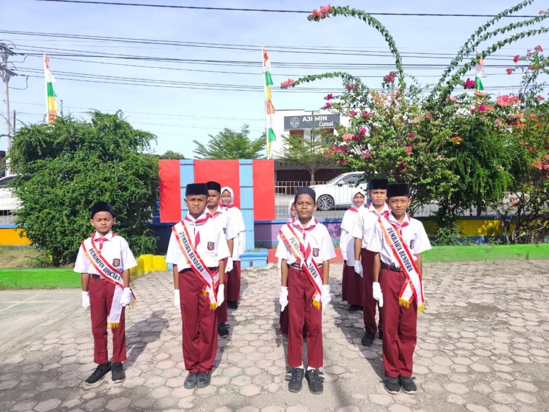 Upacara HUT ke-81 RI di SD Negeri 1 Lampoh Saka Berlangsung Khidmat | Kompas.sbs Upacara HUT ke-81 RI di SD Negeri 1 Lampoh Saka Berlangsung Khidmat | Kompas.sbs