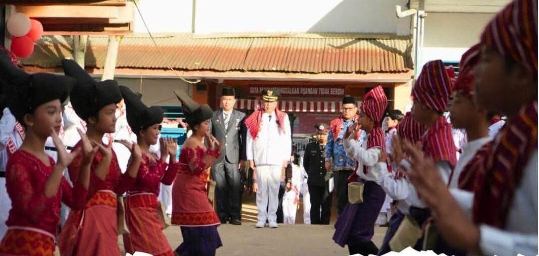 Bupati Karo Ikuti Apel HUT ke-81 Kemerdekaan Republik Indonesia di SMP Negeri 1 Kabanjahe Bupati Karo Ikuti Apel HUT ke-81 Kemerdekaan Republik Indonesia di SMP Negeri 1 Kabanjahe