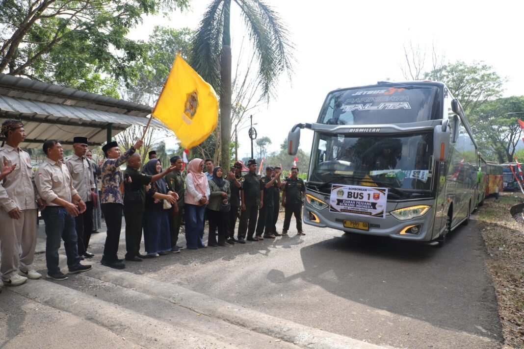 Dilepas Bupati Parosil, 700 Jamaah Pejuang Siliwangi Lampung Barat Menuju Subang Jawa Barat Dilepas Bupati Parosil, 700 Jamaah Pejuang Siliwangi Lampung Barat Menuju Subang Jawa Barat