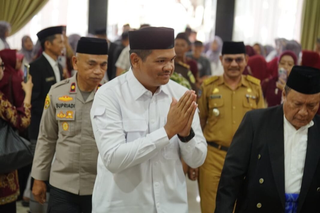 Bupati Bantaeng Hadiri Maulid Akbar Kemenag Bersama Wujudkan Bantaeng Bangkit, Maju dan Religius Bupati Bantaeng Hadiri Maulid Akbar Kemenag Bersama Wujudkan Bantaeng Bangkit, Maju dan Religius