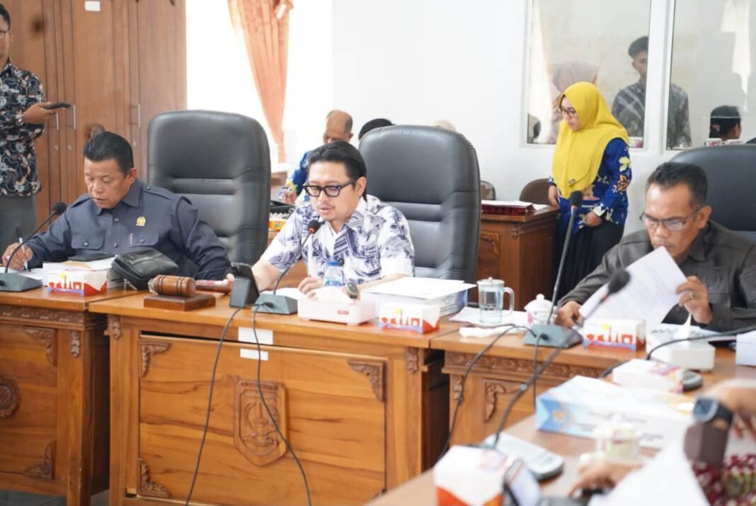 BANGGAR DPRD KEPAHIANG BAHAS RAPERDA APBD PERUBAHAN 2026 DAN APBD 2027 BANGGAR DPRD KEPAHIANG BAHAS RAPERDA APBD PERUBAHAN 2026 DAN APBD 2027