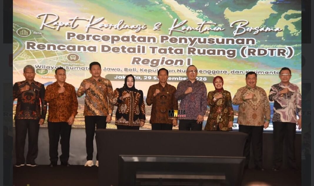 Plt. Bupati Tulungagung Ahmad Baharudin Hadiri Rakor Percepatan RDTR di Jakarta Plt. Bupati Tulungagung Ahmad Baharudin Hadiri Rakor Percepatan RDTR di Jakarta