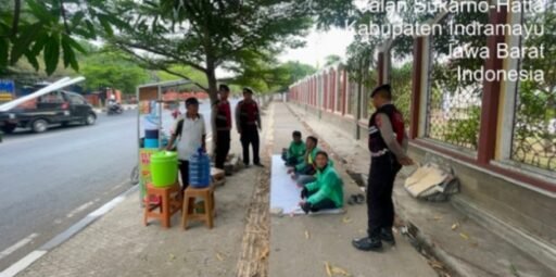Sat Samapta Polres Indramayu Sapa Pengemudi Ojol Sat Samapta Polres Indramayu Sapa Pengemudi Ojol