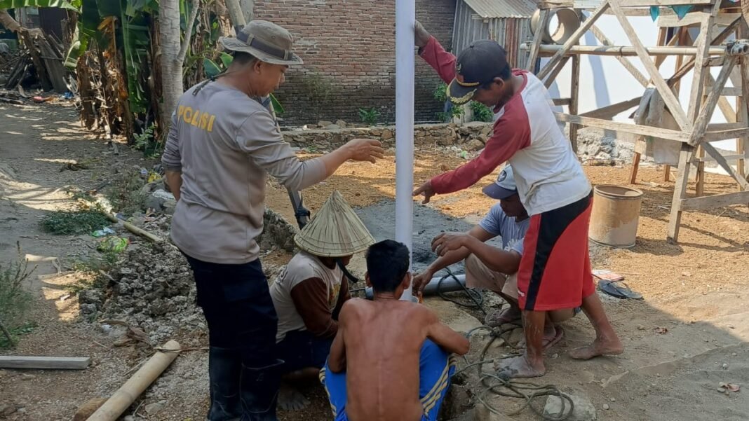 Hadirkan Solusi Air Bersih, Satgas TMMD Ke-130 Buat Sumur Bor di Desa Kalebarembeng Hadirkan Solusi Air Bersih, Satgas TMMD Ke-130 Buat Sumur Bor di Desa Kalebarembeng