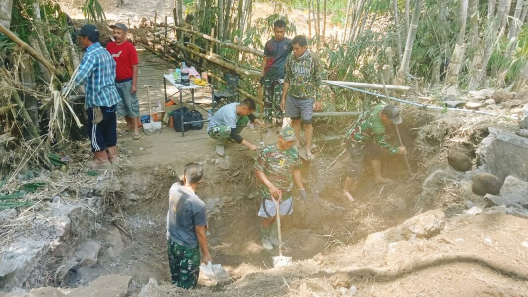 Hadirkan Akses Baru, Personel Gabungan TNI Bersama Warga Gotong Royong Bangun Jembatan Malakajidi Hadirkan Akses Baru, Personel Gabungan TNI Bersama Warga Gotong Royong Bangun Jembatan Malakajidi