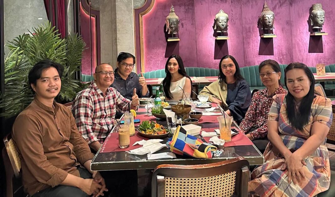 Ayahanda Tercinta Lyodra Ginting Ulang Tahun ! Dirayakan Sederhana Namun Penuh Makna Ayahanda Tercinta Lyodra Ginting Ulang Tahun ! Dirayakan Sederhana Namun Penuh Makna