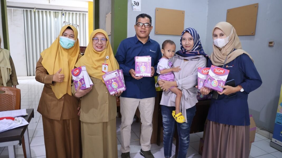 PTBA Salurkan 1.250 Box Susu untuk Dukung Penanganan Stunting di Lawang Kidul PTBA Salurkan 1.250 Box Susu untuk Dukung Penanganan Stunting di Lawang Kidul