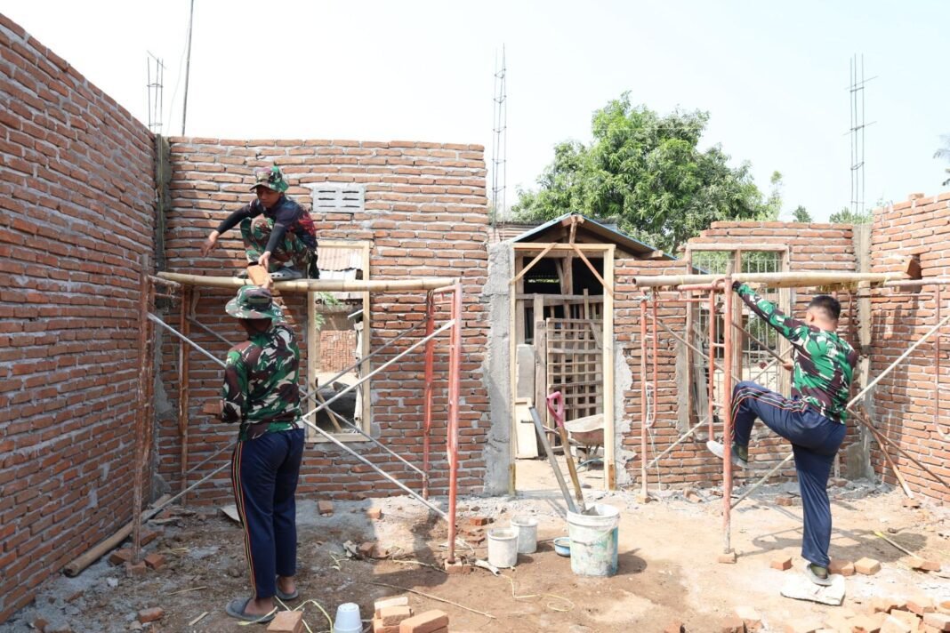 Bahu-Membahu di Bontonompo, Rumah Tak Layak Huni Milik Ismail Capai Progres 48% Bahu-Membahu di Bontonompo, Rumah Tak Layak Huni Milik Ismail Capai Progres 48%